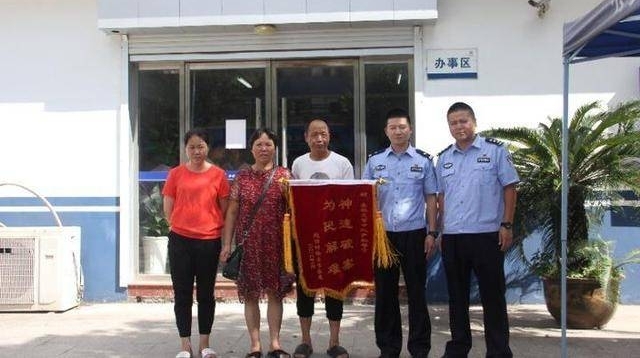 ů�ޣ�75����̫��ײ�ɵ�������³����룬�ؼ�˵�Լ��ﳵˤ��