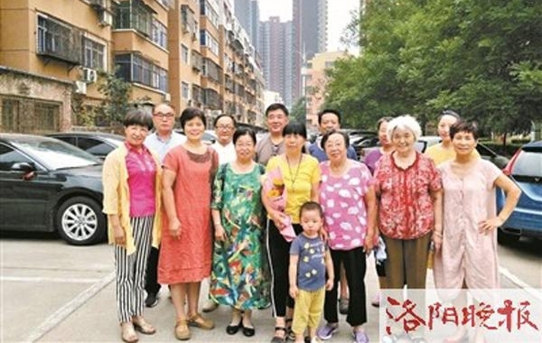 Ϊ�չ˻����ɷ���ҵ������ְ С��ҵ����������