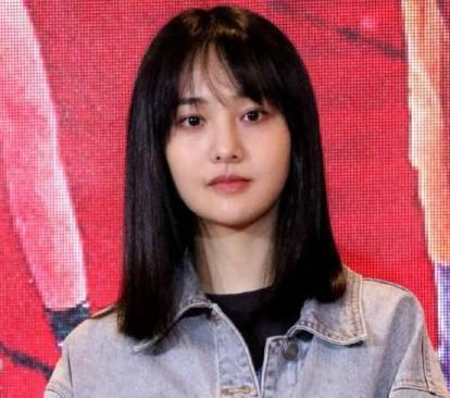 当红小花郑爽与“青春剧”名导组合出新作,话题不断