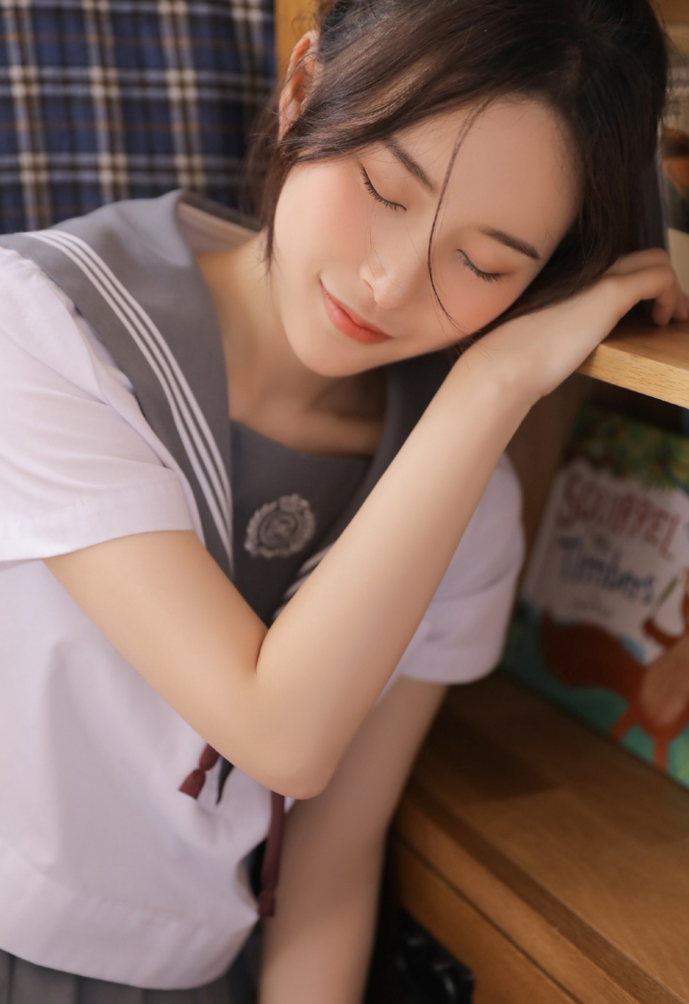 У԰ŮjkƷջϵдͼ