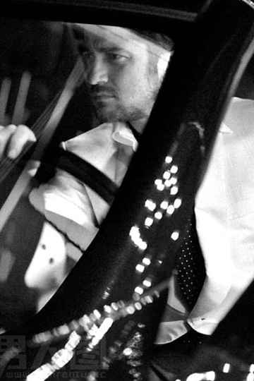 <b>熟男魅力爆棚的好莱坞男星杰拉德巴特勒写真图片</b>