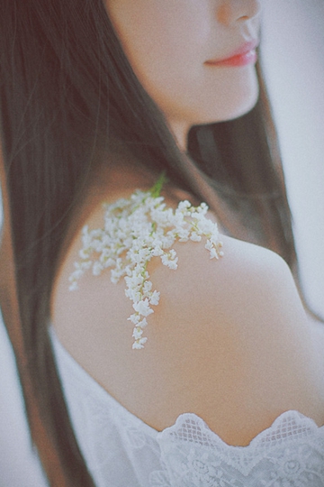 <b>˸Ů¶ΨӰ⾳ͼƬ</b>