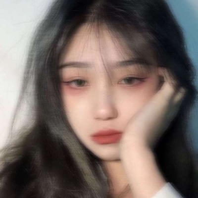 ŮģΧкڷinsͷϼ